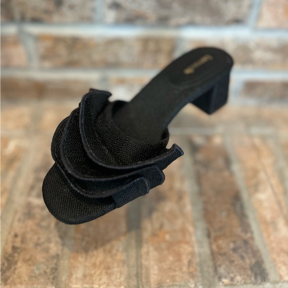 Larroude Brigitte Sandals - Size 7 Black - Picture 7 of 7